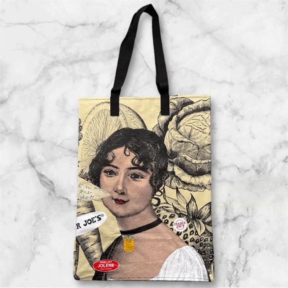 🆕🐝Trader Joe’s Bag with Artistic Design - Picture 2 of 11